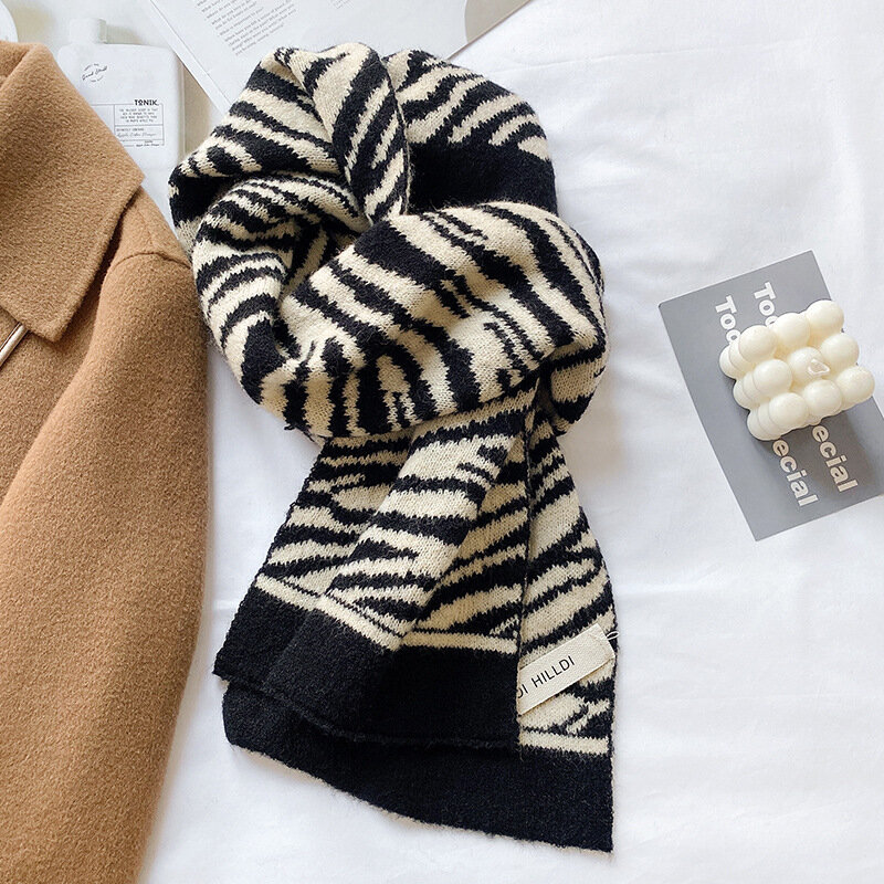 2021 Fashion winter new knitted cross designer brand thermal scarf shawl women's dual-use bib wool long scarf