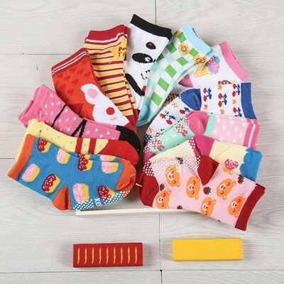 Детские носки нескользящие Детские хлопковые носки с рисунком новинка, подарочные тапочки для маленьких мальчиков и девочек 1 партия = 10 пар