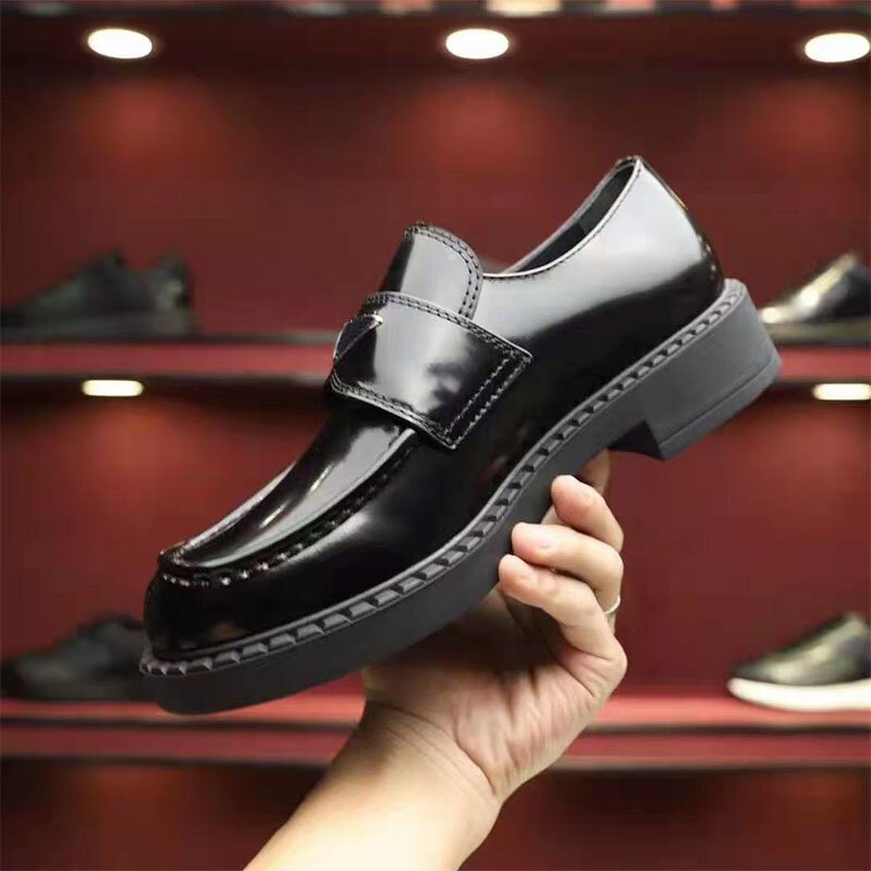 Czarne męskie buty jednoosobowe mokasyny skórzane buty na niskim obcasie okrągłe Toe Casual jednoetapowe buty męskie biznesowe rozmiar 39-45