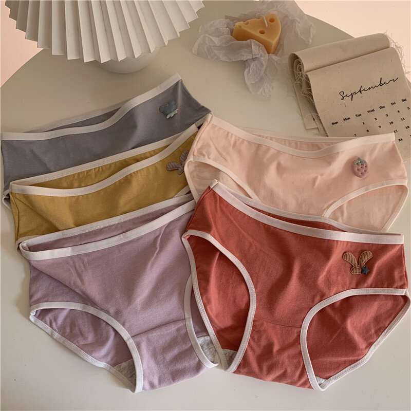 Ropa interior Mujer ropa interior cinco Paquete de 2021 nueva primavera y el otoño de fresa dulce cadera elevación pantalones a media cintura calzoncillos