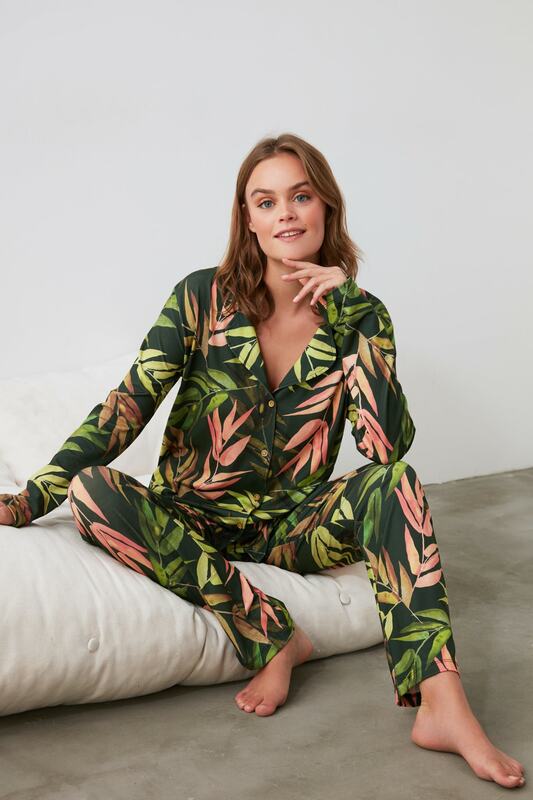 Trendyol-Conjunto de pijama de punto con estampado de hojas, THMAW21PT0490
