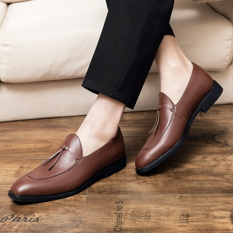 Luxury Men Loafers Shoes Summer Men Dress Shoes Office Business Slip On Coffee Black Tassel Loafers Casual Genuine Leather Shoes