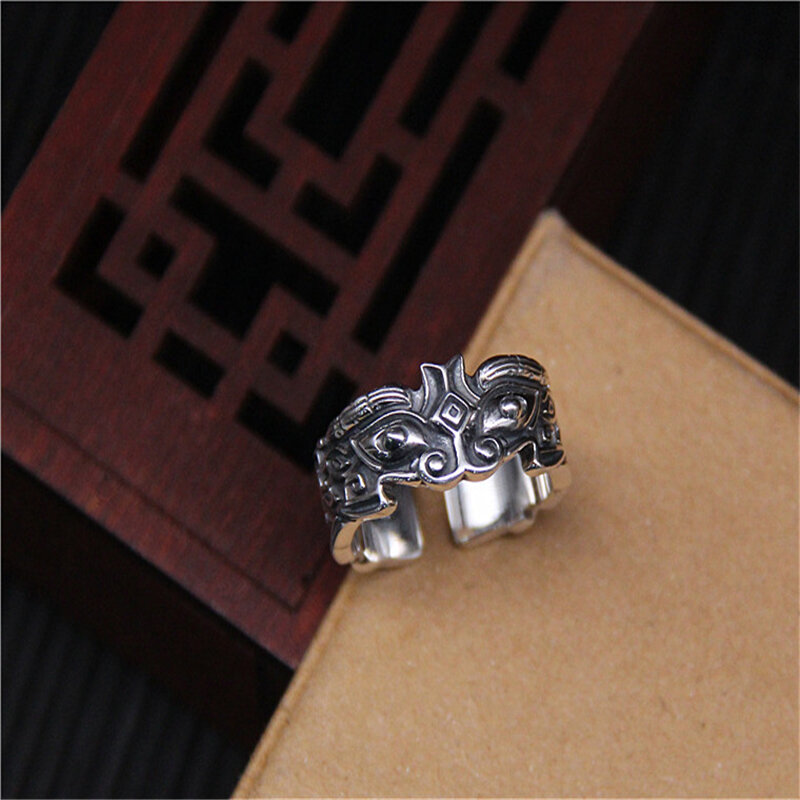 Vintage antique men's and women's zinc alloy open ring carved ancient creature G pattern ring casual fashion party titanium stee