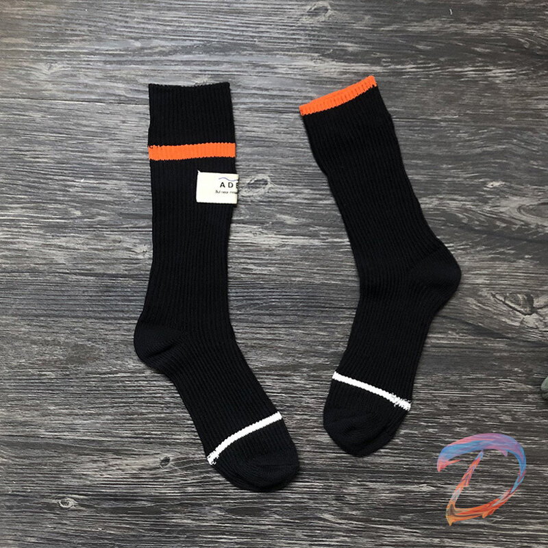 Ader erro meias de algodão bordado de alta qualidade, meias com etiqueta assimétrica, estilo coreano, para homens e mulheres, meias da moda