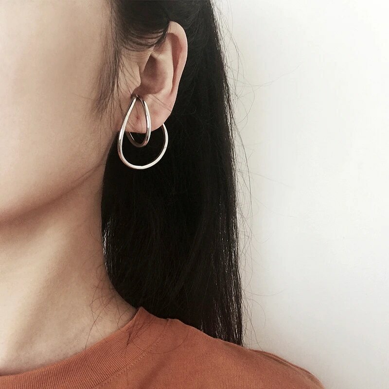 HUANZHI 2019 New Design Trend Simple Geometric Distortion Irregular Curve Clip Earrings for Women Girl No Pierced Earrings