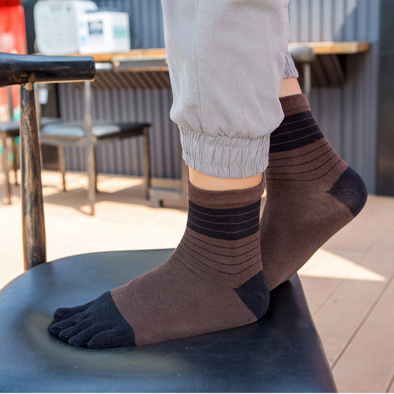Новые мужские носки с пятью пальцами, чесаный хлопок, красочные дышащие антибактериальные модные спортивные носки с дезодорантом пота