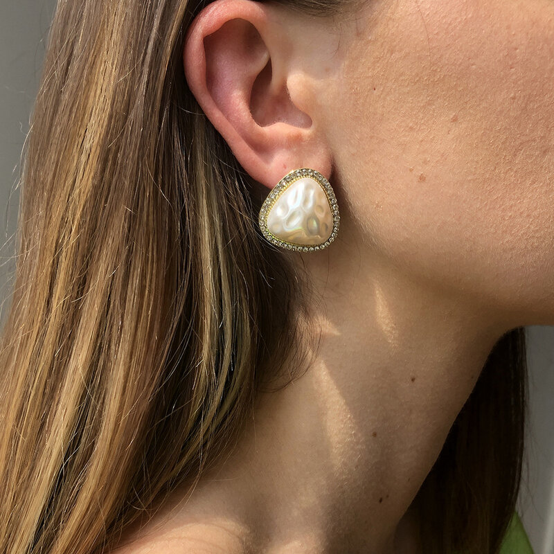 Pendientes elegantes de perlas de imitación para mujer, aretes grandes y pequeños, redondos, de Metal y oro, joyería de colores