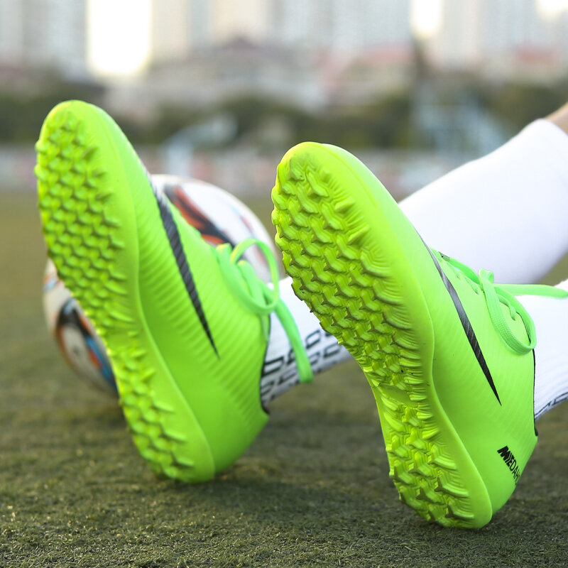 Marka mężczyźni buty piłkarskie do użytku w pomieszczeniach Superfly oddychające wysokiej jakości tanie oryginalne buty piłka nożna dla dzieci buty Chaussure De Football knagi