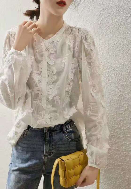 Blusa de encaje con manga larga para verano, camisa blanca con bordado Vintage para mujer