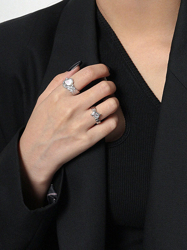 Кольцо женское из серебра 925 пробы, с текстурой циркония
