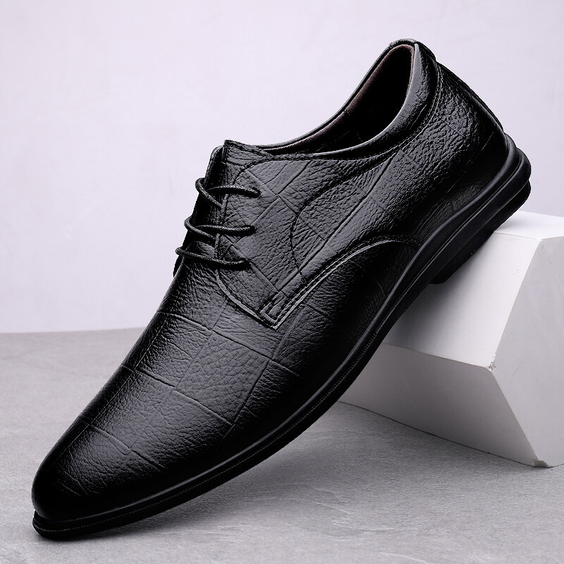 Zapatos planos a la moda para hombre, zapatillas informales de cuero genuino, transpirables, para boda, cómodas, color negro