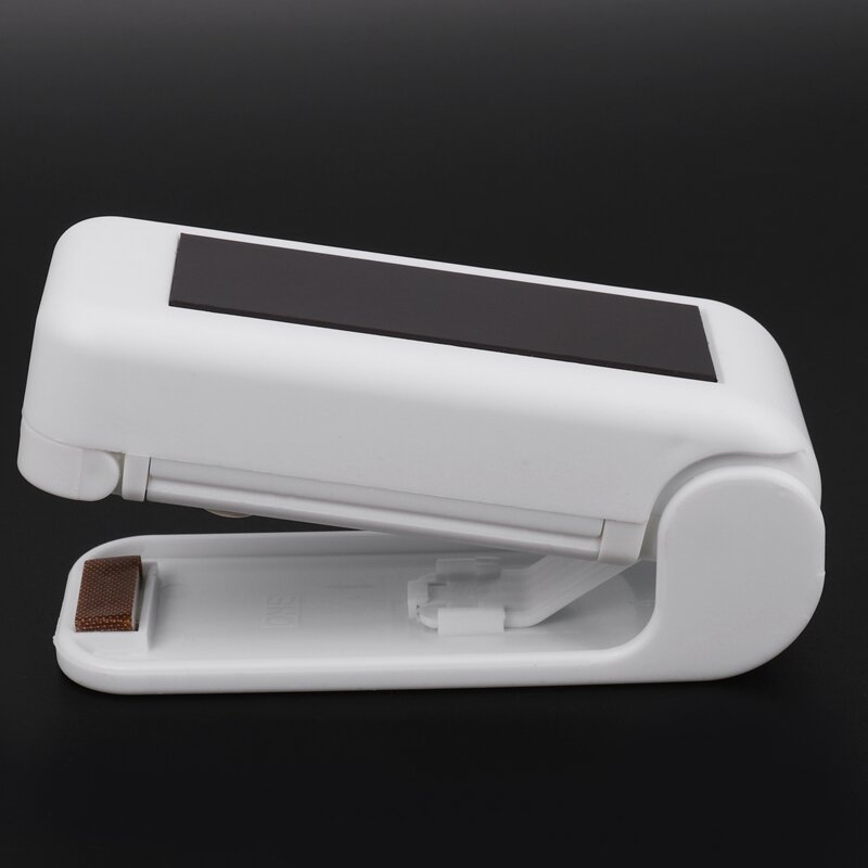 Clips Handheld Mini Electric QuickDone Vacuum Food Sealer Plastic Bag Heat Sealing Snacks Sealer Machine