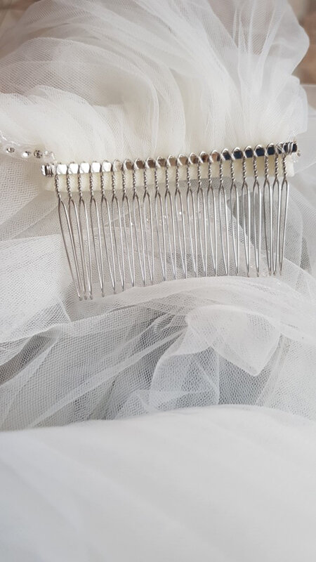 ผู้หญิง Tulle Edge Beaded Wedding Veils หวี Simple One Layer สีขาวงาช้างอุปกรณ์เจ้าสาวสั้น2021