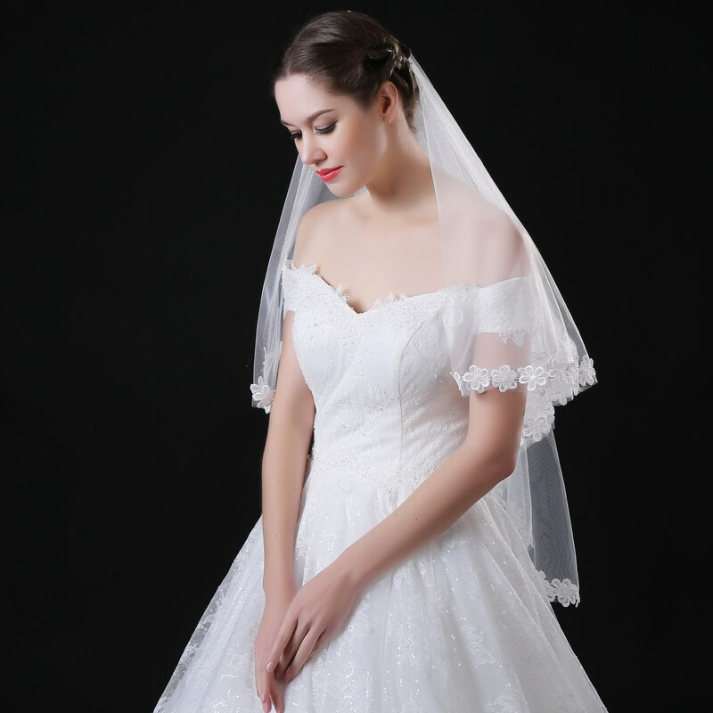 Baru Arrival1.5 Meter Kerudung Pernikahan Putih Pendek Satu Lapisan Kerudung Pengantin Bunga Matahari Applique Tepi Aksesoris Pernikahan 2020