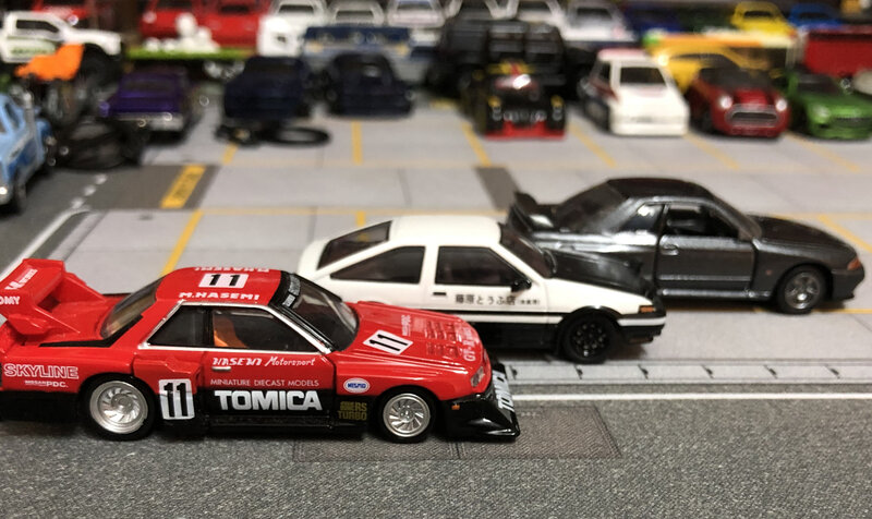 Modelo de coche de aleación Diorama en miniatura, cadena colgante, caja misteriosa, 1:64 GTR R34 R32 AE86 LP700