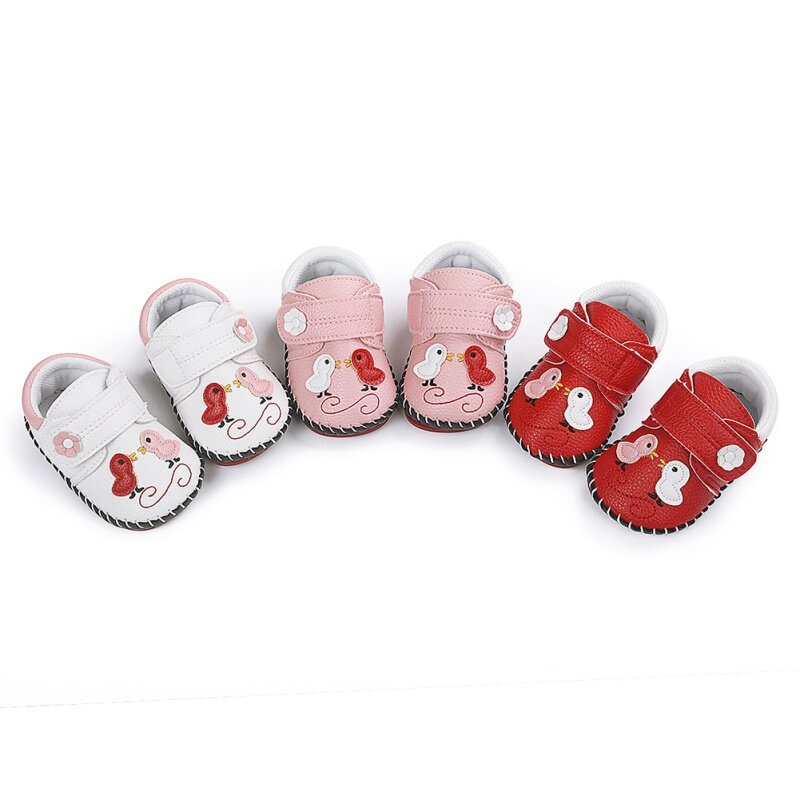 Sapatos macios estampados de borboleta para bebês recém-nascidos, calçados antiderrapantes para meninos e meninas, para primeiros passos