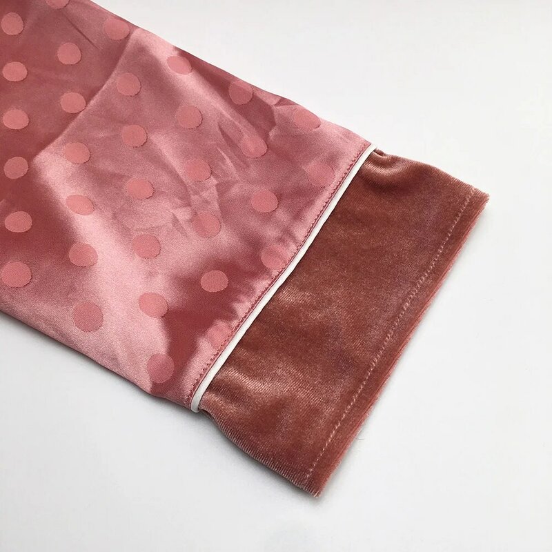 Col en v rose chemise à pois motif sexy à manches longues décontracté confortable mode soyeux texture haut de gamme printemps/été nouveau