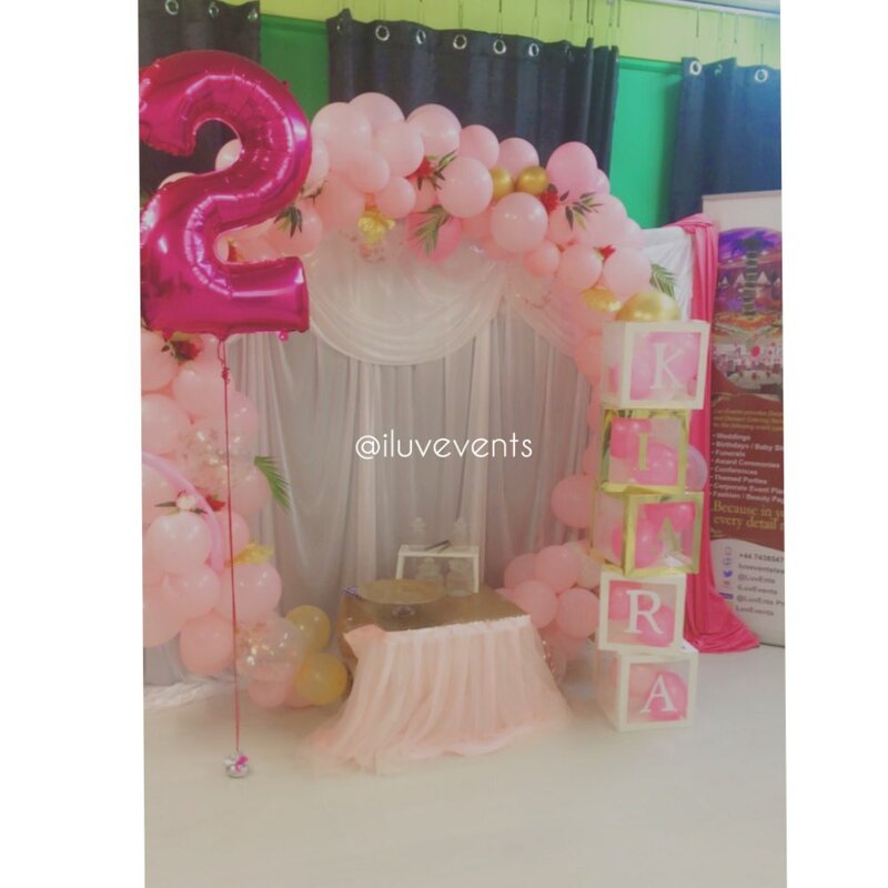 Arche de mariage, cercle en métal et ballons ronds, de fond, stand de fête d'anniversaire, prénatale, décor pour fleurs