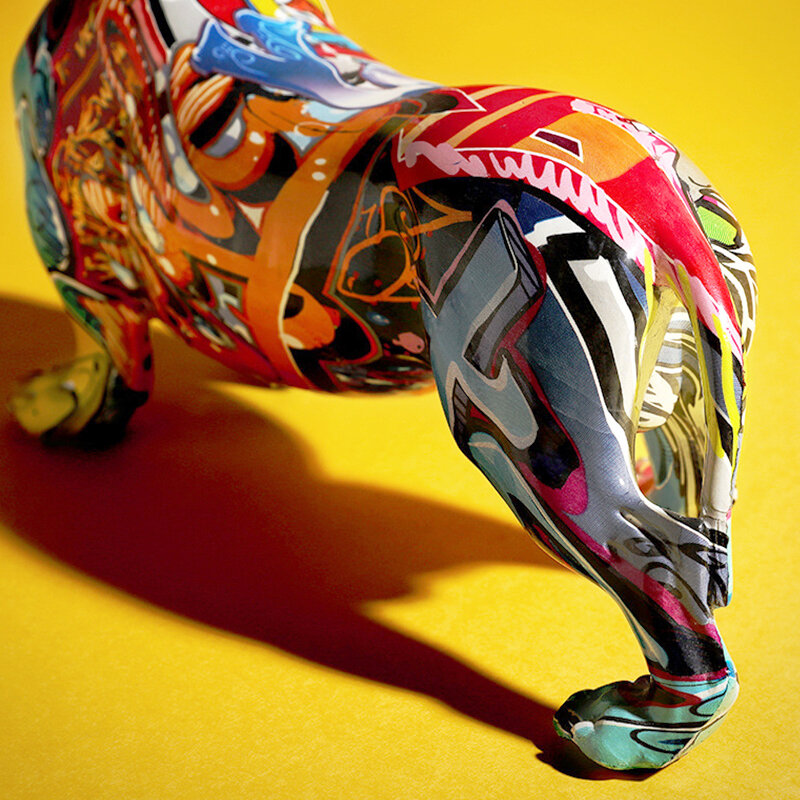 Statue de chien teckel coloré peint créatif, décoration moderne pour la maison, la cave à vin, le bureau, artisanat en résine