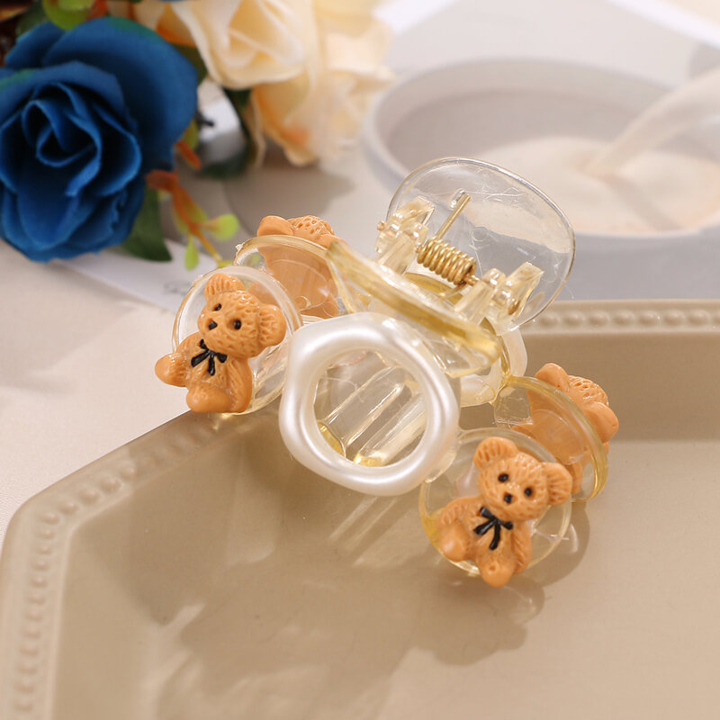 2021 New Hyperbole Little Bear Pearls Acrylic Hair Claw Clips Big Size Makeup Hair Styling Barrettes for Women Hair Accessories
