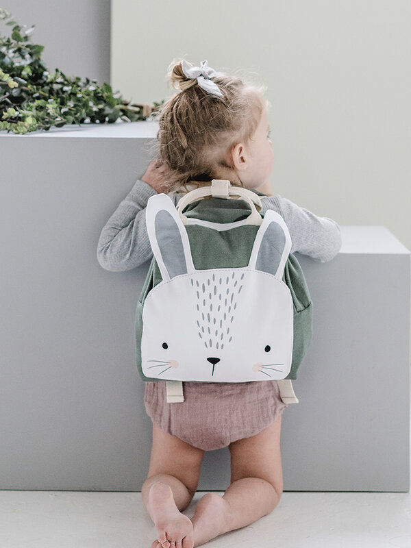 3〜8歳の赤ちゃん用のバックパック,スナック用の収納バッグ,男の子と女の子用の3D動物園のトラベル,子供用のランドセルの装飾