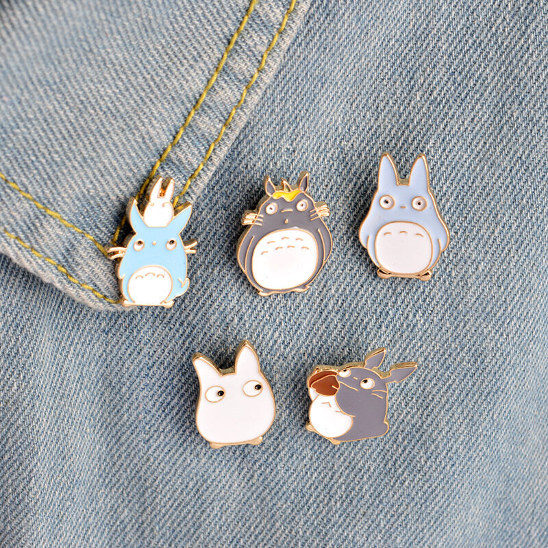 7 estilo totoro anime emblemas animais dos desenhos animados broches totoro família pinos de metal jaquetas lapela pino mochila botão jóias presente do miúdo
