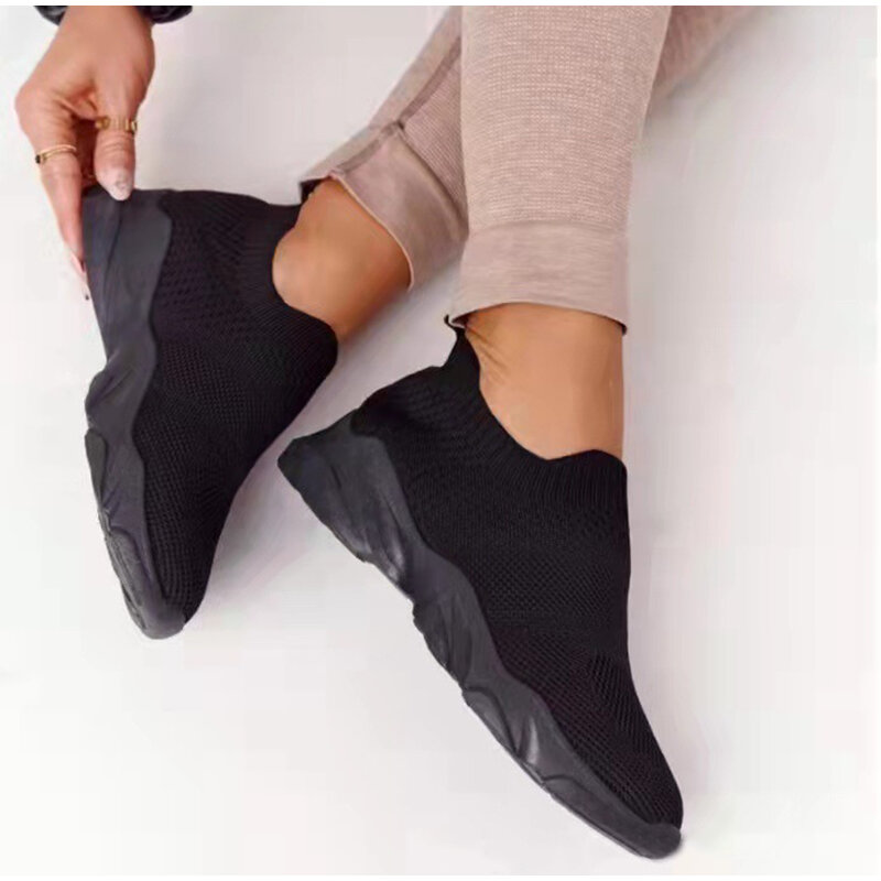 Sneakers Wanita Slip On Rajut Sepatu Vulkanis Wanita Solid Sepatu Fashion Santai Mesh Sejuk Antiselip Sepatu Wanita Ukuran Besar