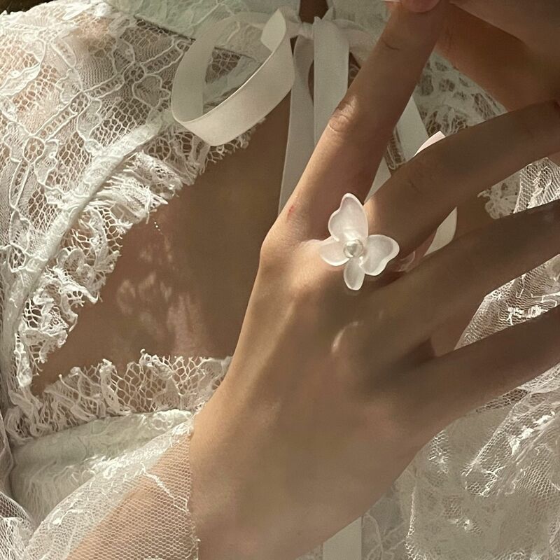 2021 새로운 인기있는 한국어 나비 수지 반지 패션 트렌드 드롭 젤 보석 공장 직접 판매