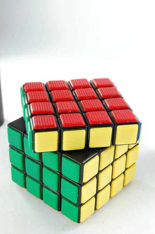 Qj 4x4 telha quebra-cabeça cubo 4x4x4 velocidade quebra-cabeça cubo mágico 4 camadas velocidade cubo profissional brinquedo para crianças crianças presente