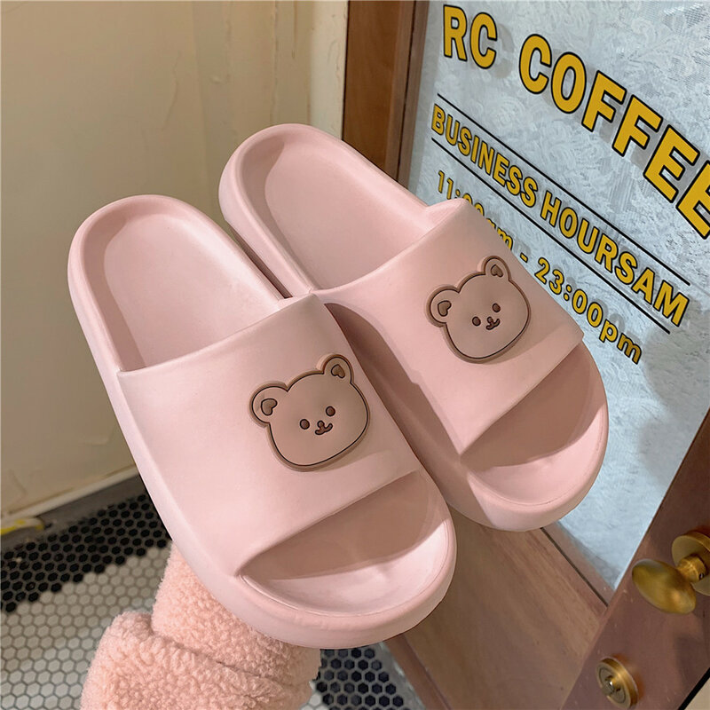 Mulher dos desenhos animados bonitos animais sandálias interior banheiro antiderrapante hosue chinelos plataforma eva chinelos engraçado urso de pelúcia sapatos