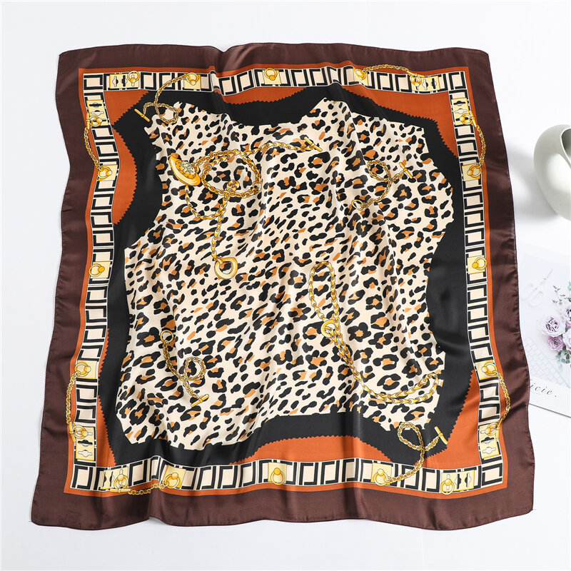 Estampado de leopardo de satén de seda hiyab de bufanda cuadrada de las mujeres Bandana diadema bolsa abrigo y chal pañoleta de señora silenciador Foulard 90*90cm