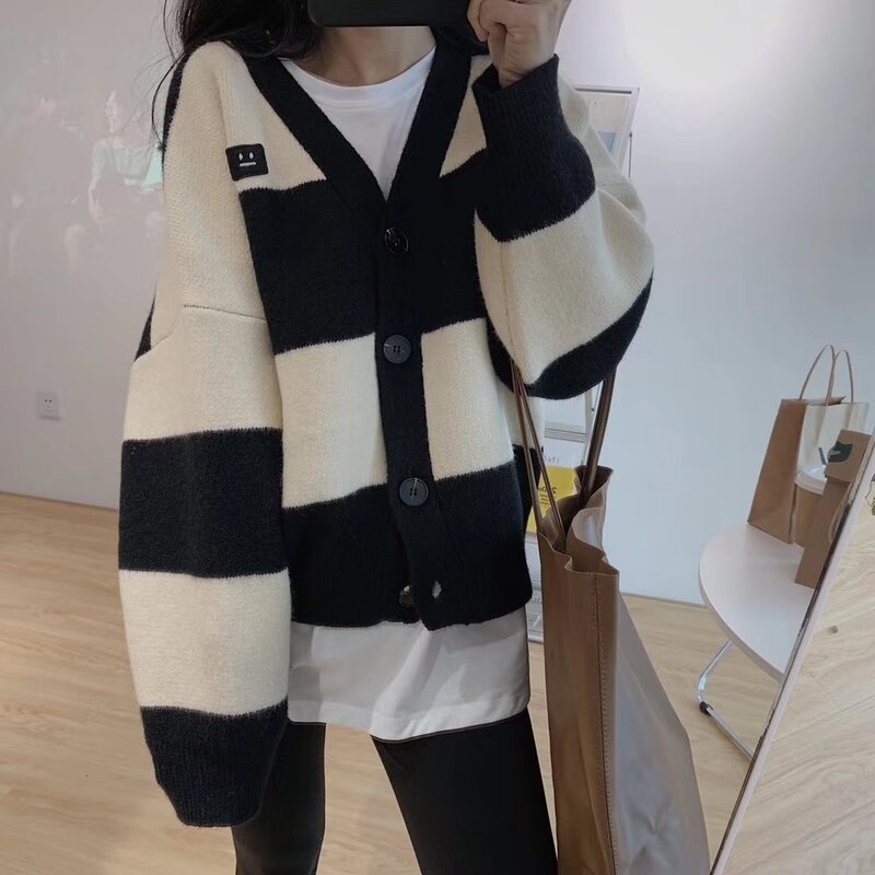 Vintage V-Neck Plaid Long Sleeve Women Sweater 2020 Autumn Winter Knitted Cardigan Sweaters Womes Korean Style Tops