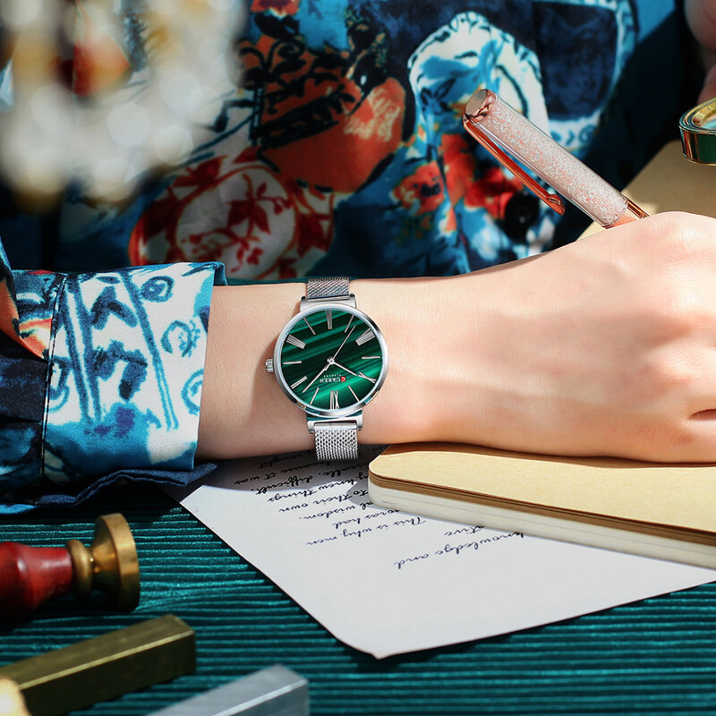 2020 nova curren mulheres relógios topo de luxo marca ultra-fino relógio de quartzo senhoras couro à prova dwaterproof água relógio de pulso feminino
