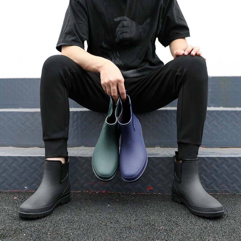 Sepatu Bot Hujan Hangat Musim Gugur Musim Dingin Pria Sepatu Bot Air Keselamatan Kerja Sebetis Antiselip Sepatu PVC Tahan Air Sepatu Memancing Karet Pria