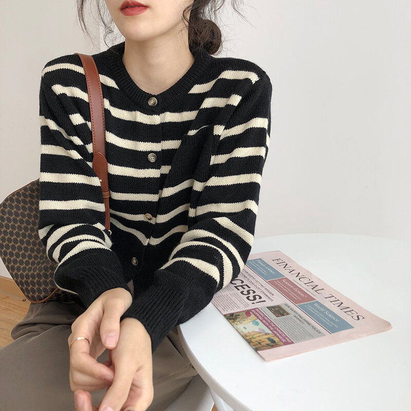 Striped Sweater Jacket Women Cardigan Loose Korean Long Sleeved Sweaters Outwear New 2021 Spring Autumn Female