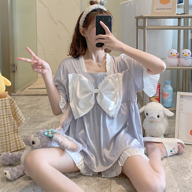 De seda de hielo pijamas de las mujeres de manga corta de verano de 2021new delgada Internet Real gris seda de primavera y otoño Homewear traje