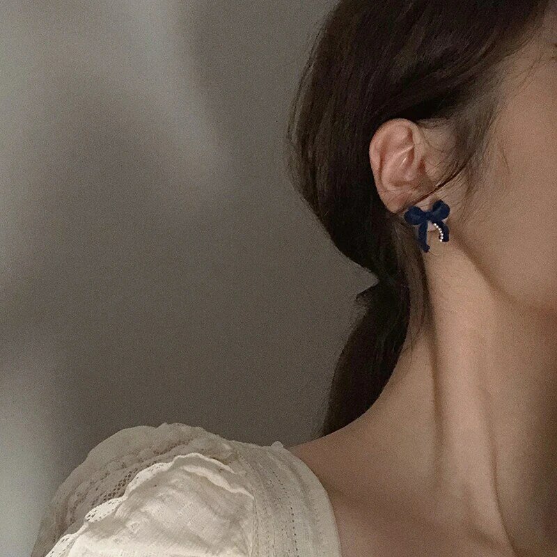 Sweet and Sour Autumn Winter Retro Bow Flocking Earrings High Sense Graceful Earrings 2020 New Fashion All-Matching Earrings
