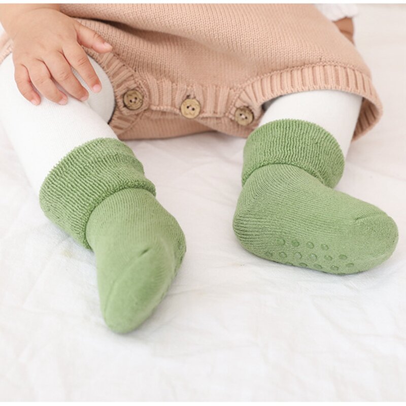 Meias de bebê antiderrapantes com sola de borracha, meias para meninos e meninas recém-nascidas, meias de piso grosso para crianças de 0-3 anos