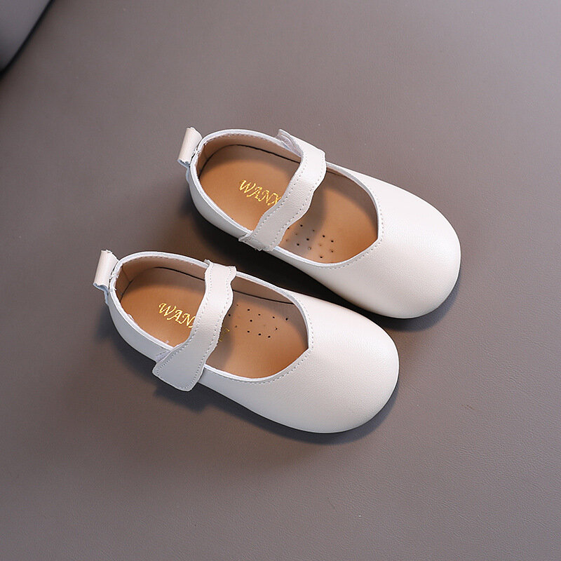 أحذية الفتيات الأساسية ماري جينس أحذية أطفال الشقق الأساسية طفل الصغار مكافحة زلق حذاء كاجوال للطفل أحذية من الجلد أسود أبيض