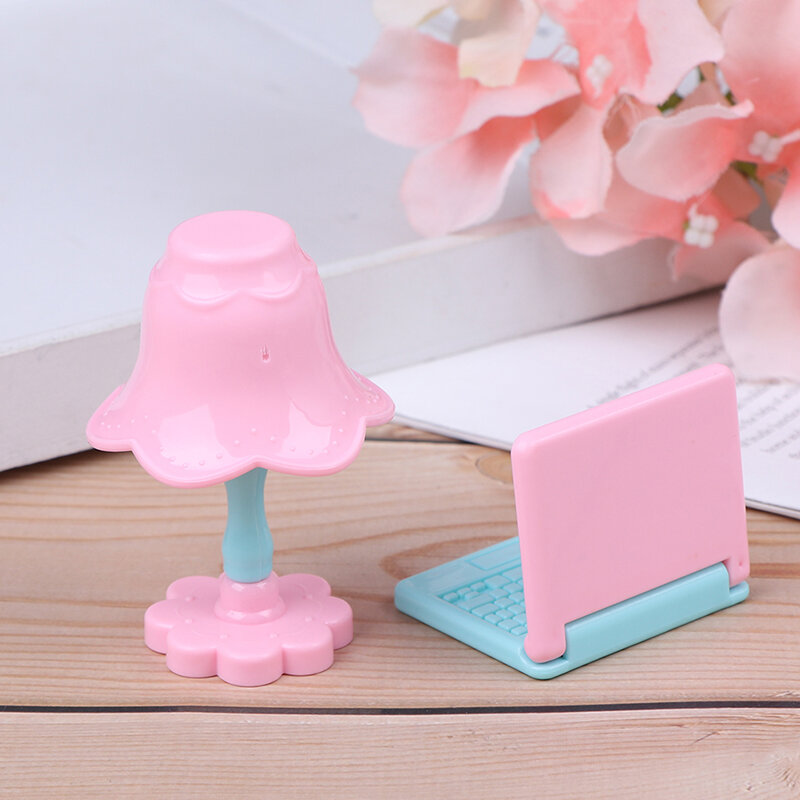 1Set Lampu Rumah Boneka Lucu + Mainan Furnitur Miniatur Komputer Alat Peraga Permainan Peran Boneka Meja Kerja Aksesori Boneka