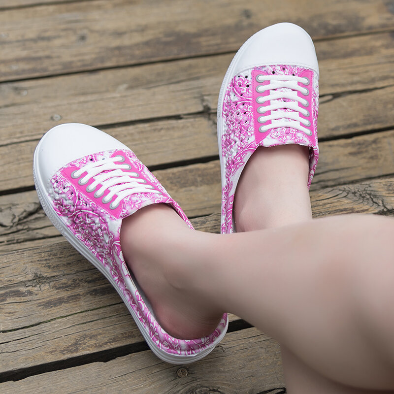 Sandal Wanita Fashion Sepatu Pantai Bakiak Musim Panas Sandal Rumah Flat Bersirkulasi Ringan Sandal Kasual Antiselip Zuecos Mujer