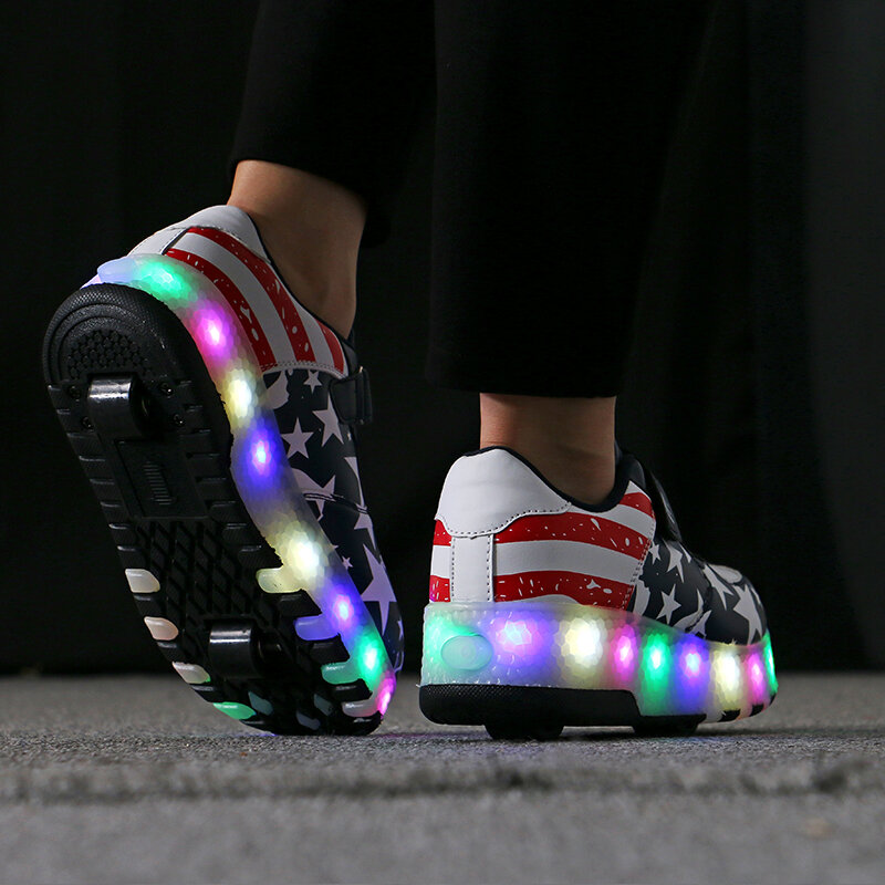 Zapatillas de deporte brillantes para niños y niñas, con ruedas, calzado con luz LED, patinaje, rodillo deportivo, novedad de 2019