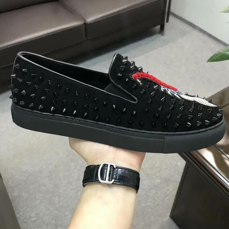 Exquisite Embroidery Men's Casual Shoes Autumn Fashion Driving Boat shoes Male 2021 leather Brand Slip-On Men's shoes Loafers