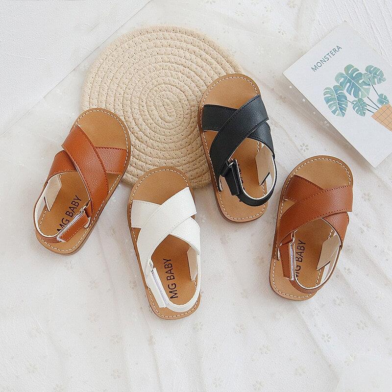 Niños niños niñas sandalias de verano de 2021 playa de los niños zapatos niños Zapatos Sandalias de moda Cruz-atado Anti-sliperry suave Simple nuevo caliente