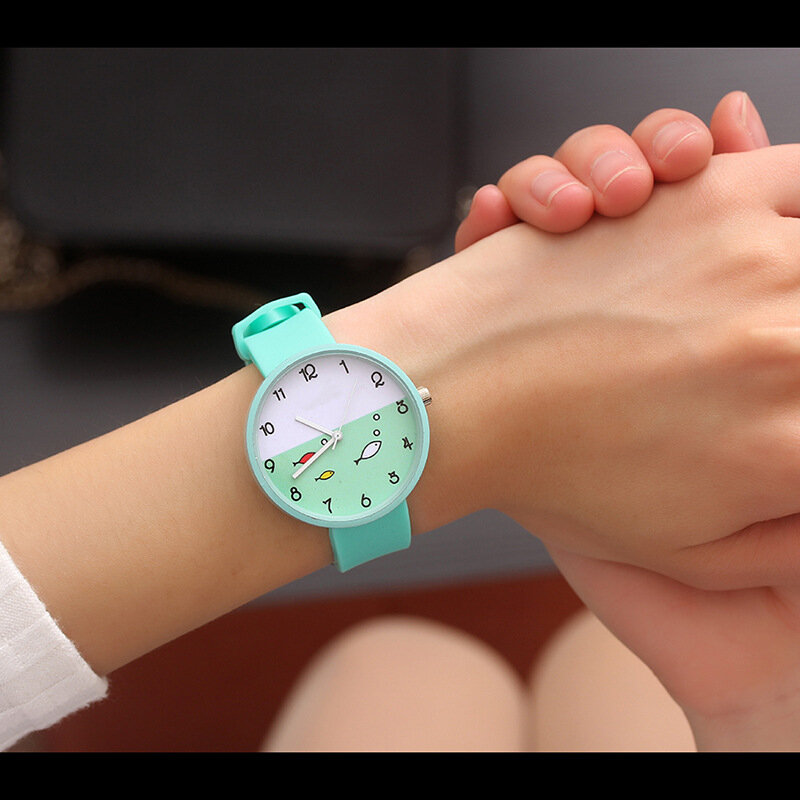 Relógio neutro feminino e masculino, relógio de pulso esportivo simples com visor de peixe pequeno, relógio de pulseira para crianças