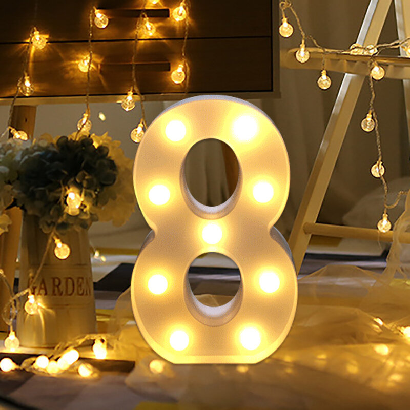 Le luci digitali a LED dell'alfabeto si illuminano in plastica bianca in piedi appesi 0-9 decorazioni per anniversario di matrimonio per feste di compleanno