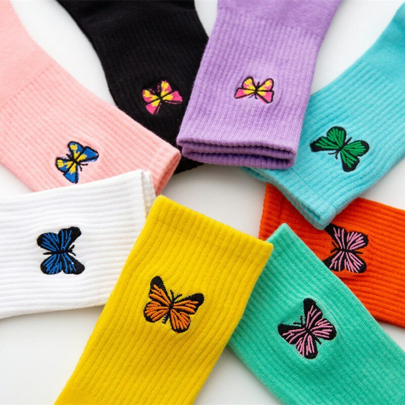 Calcetines de mariposa con bordado de dibujos animados para mujer, medias deportivas, moda urbana europea y americana