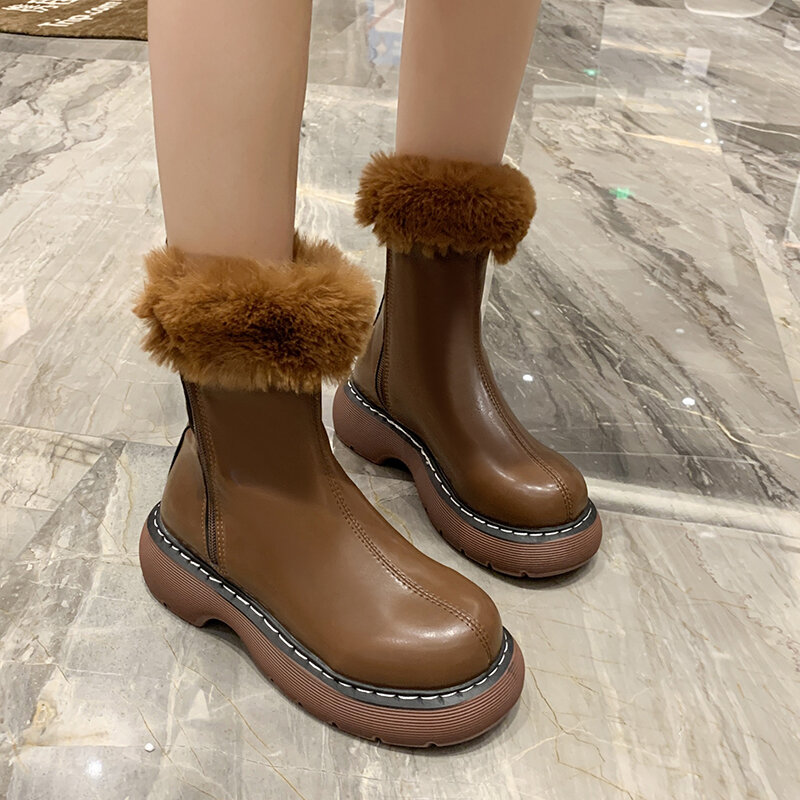 مثير المرأة الشتاء الأحذية 2021 جديد الموضة الفراء أفخم الثلوج الأحذية للنساء بولي Leather جلد أسود Borwn حذاء من الجلد الإناث مصمم