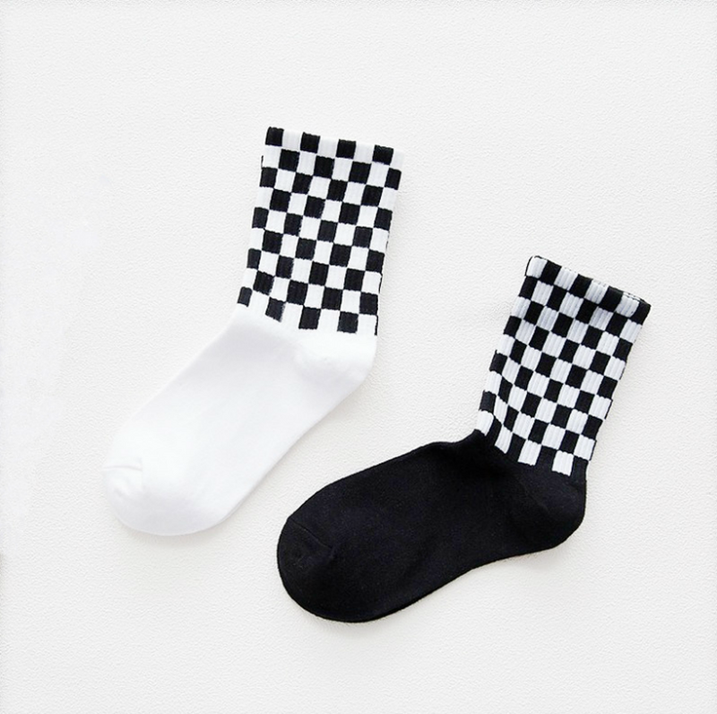 เกาหลี INS Harajuku Street BF ลมสีดำและสีขาว checkerboard รูปแบบถุงเท้าคู่ใหม่ถุงเท้าตรวจสอบผู้ชายและผู้หญิงถุง...