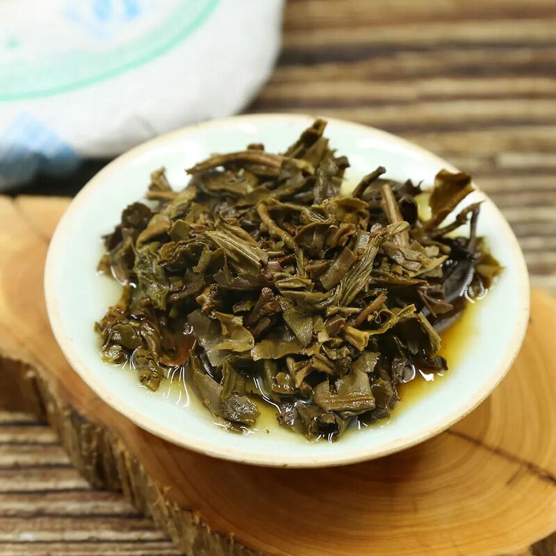 2009/2010 rok Sheng pu-erh Yunnan LongYu Shen pu-erh herbata w brykiecie Shen chiński Cha stary 100g